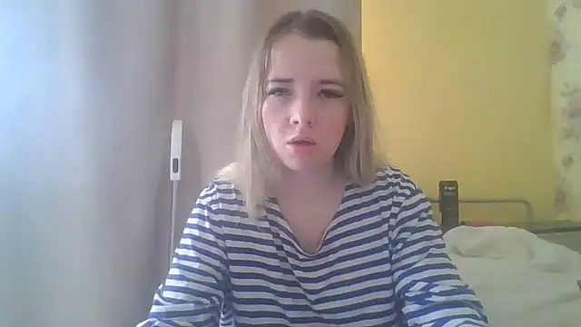 Snapshot of ViolaCandy chatting on July 13, 2026, 4:23 am ViolaCandy online show from July 13, 2026, 4:23 am
