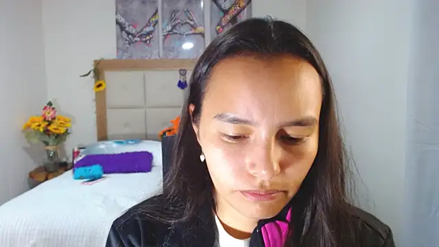 Snapshot of valentina_hearts chatting on March 23, 2025, 12:58 am valentina hearts online show from March 23, 2025, 12:58 am
