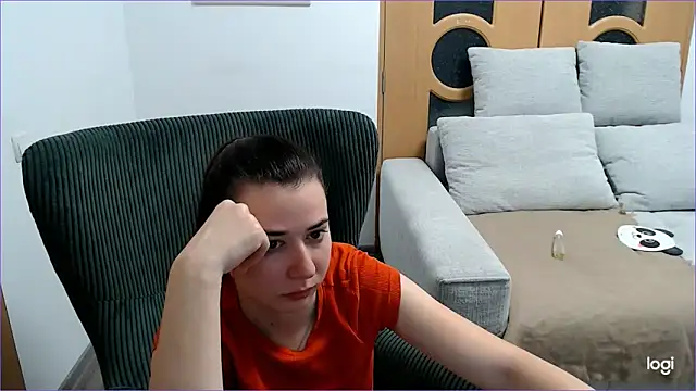 VioletaFlower7 online show from December 2, 2025, 9:22 am