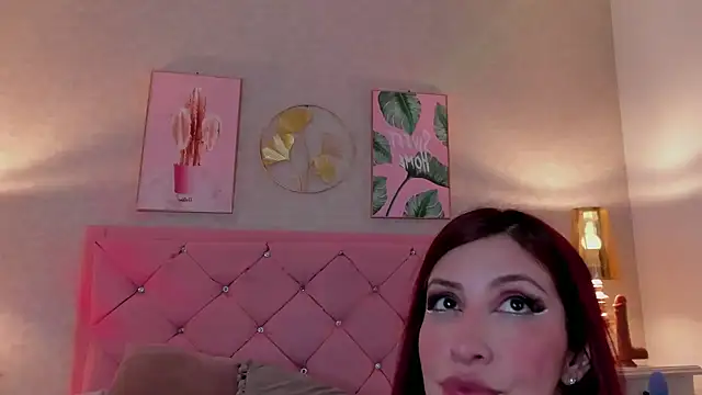 Snapshot of Ginger_Violetta_ chatting on February 7, 2025, 10:52 pm Ginger Violetta online show from February 7, 2025, 10:52 pm