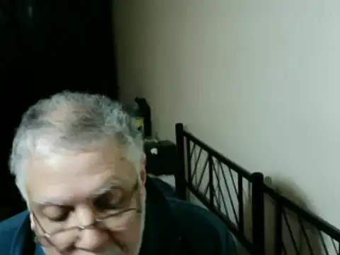 Snapshot of 100Tauros chatting on February 25, 2026, 10:09 pm 100Tauros online show from February 25, 2026, 10:09 pm