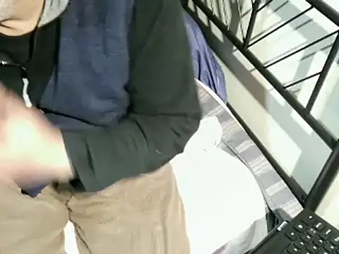 Snapshot of 100Tauros chatting on February 21, 2026, 10:17 am 100Tauros online show from February 21, 2026, 10:17 am