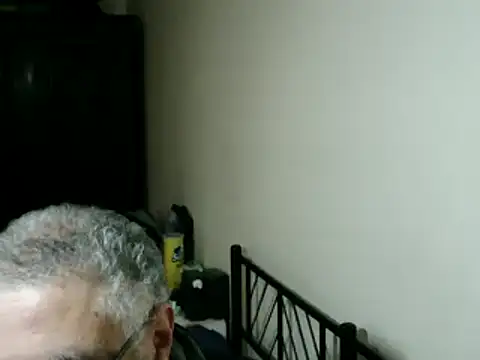 Snapshot of 100Tauros chatting on February 24, 2026, 10:43 pm 100Tauros online show from February 24, 2026, 10:43 pm