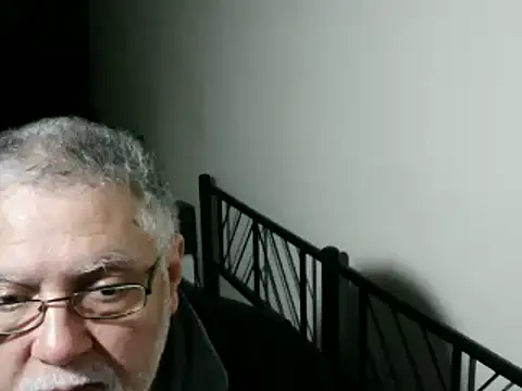 Snapshot of 100Tauros chatting on February 23, 2026, 3:01 pm 100Tauros online show from February 23, 2026, 3:01 pm