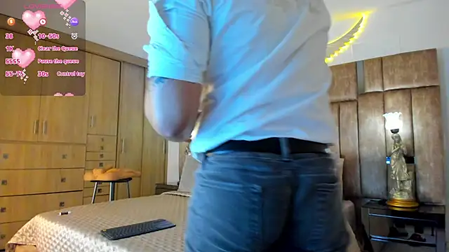 petterwilly1 online show from March 23, 2026, 3:12 pm