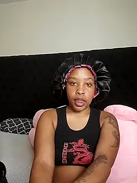 R-thequeen online show from July 10, 2026, 10:26 am