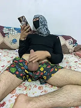 Snapshot of Rafik88xx chatting on June 3, 2026, 9:52 pm Rafik88xx online show from June 3, 2026, 9:52 pm