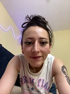 Snapshot of liaqueen610 chatting on November 21, 2025, 11:15 pm liaqueen610 online show from November 21, 2025, 11:15 pm