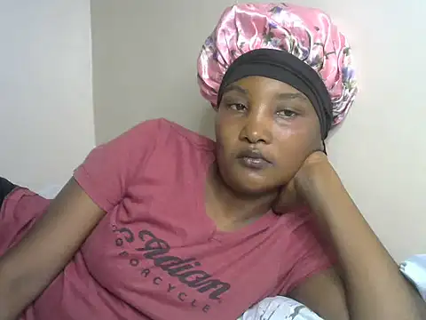 StacyGee24 online show from December 4, 2025, 9:41 am