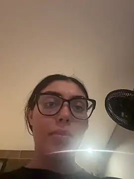 Snapshot of zui_lu chatting on February 15, 2026, 12:00 am zui lu online show from February 15, 2026, 12:00 am