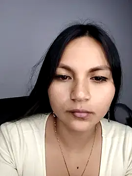 Snapshot of Zafiroweb09 chatting on October 29, 2025, 2:43 am Zafiroweb09 online show from October 29, 2025, 2:43 am