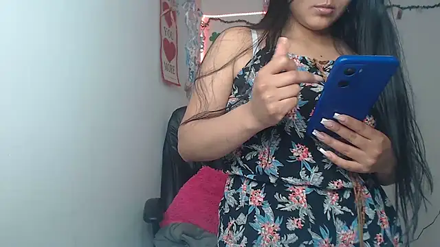 Snapshot of Zafiroweb09 chatting on December 18, 2024, 9:29 pm Zafiroweb09 online show from December 18, 2024, 9:29 pm