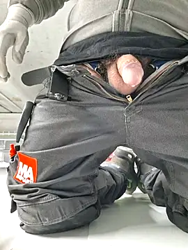 Snapshot of M87HOT chatting on February 17, 2026, 6:54 am M87HOT online show from February 17, 2026, 6:54 am