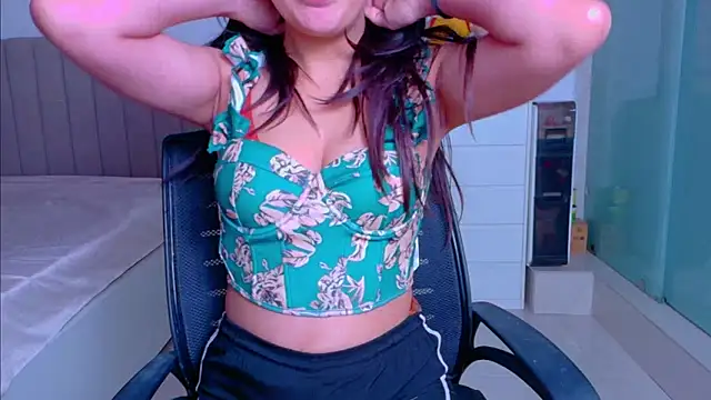 Aashika-Kaur online show from December 5, 2025, 4:55 am