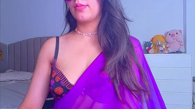 Aashika-Kaur online show from September 9, 2025, 4:44 am