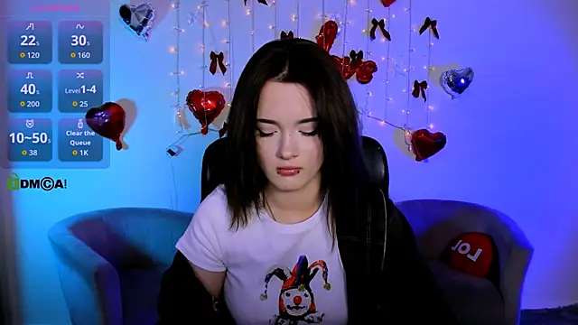 liana kisses online show from March 10, 2026, 8:02 pm