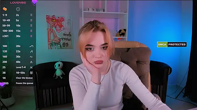 liana kisses online show from March 19, 2025, 8:11 pm