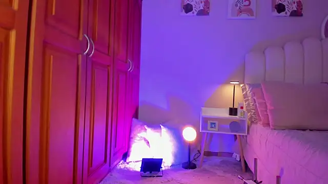 Snapshot of martinaaricci chatting on February 23, 2026, 2:06 pm martinaaricci online show from February 23, 2026, 2:06 pm