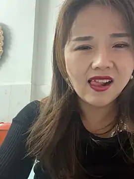 Efangfang online show from March 7, 2025, 10:13 am