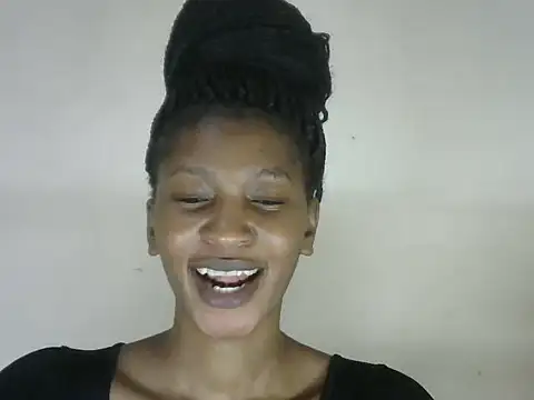 Snapshot of Pretty-emmie chatting on October 5, 2025, 4:42 pm Pretty-emmie online show from October 5, 2025, 4:42 pm