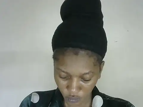 Snapshot of Pretty-emmie chatting on October 4, 2025, 11:50 pm Pretty-emmie online show from October 4, 2025, 11:50 pm