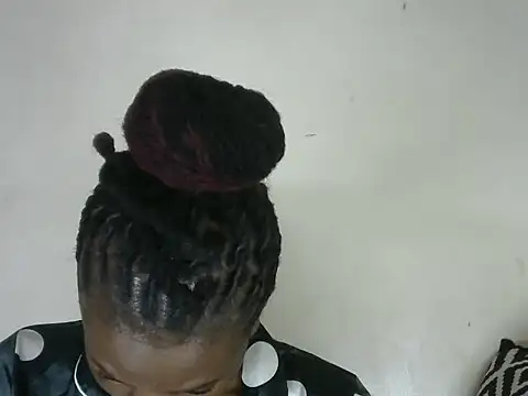 Snapshot of Pretty-emmie chatting on March 7, 2025, 9:06 pm Pretty-emmie online show from March 7, 2025, 9:06 pm