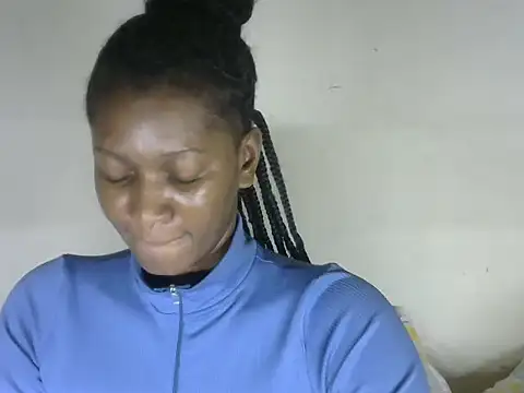 Snapshot of Pretty-emmie chatting on November 3, 2025, 7:46 am Pretty-emmie online show from November 3, 2025, 7:46 am