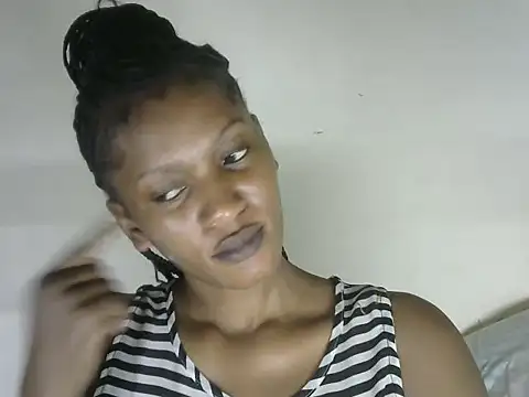 Snapshot of Pretty-emmie chatting on October 28, 2025, 5:50 am Pretty-emmie online show from October 28, 2025, 5:50 am