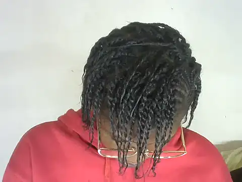 Snapshot of Pretty-emmie chatting on September 19, 2025, 5:28 pm Pretty-emmie online show from September 19, 2025, 5:28 pm