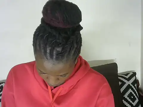 Snapshot of Pretty-emmie chatting on March 14, 2025, 10:05 pm Pretty-emmie online show from March 14, 2025, 10:05 pm