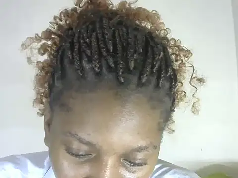 Snapshot of Pretty-emmie chatting on October 12, 2025, 4:19 pm Pretty-emmie online show from October 12, 2025, 4:19 pm