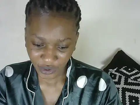 Snapshot of Pretty-emmie chatting on March 8, 2025, 12:11 am Pretty-emmie online show from March 8, 2025, 12:11 am