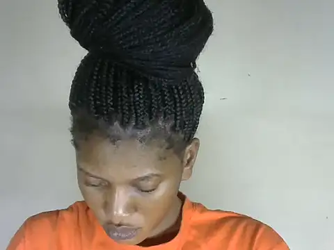 Snapshot of Pretty-emmie chatting on October 2, 2025, 3:43 am Pretty-emmie online show from October 2, 2025, 3:43 am