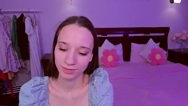 Snapshot of StaceySunny chatting on February 11, 2026, 5:46 pm StaceySunny online show from February 11, 2026, 5:46 pm