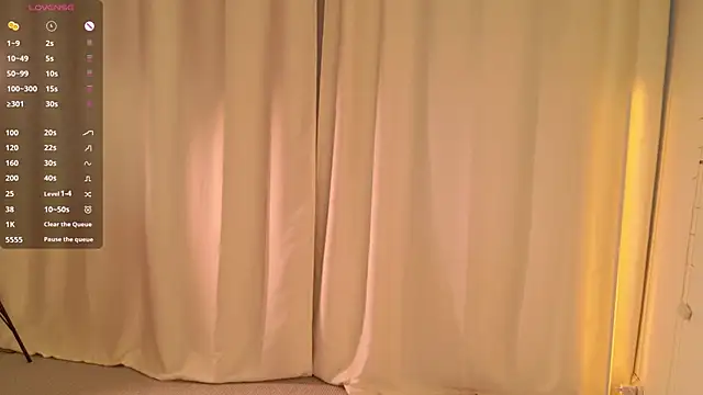 Snapshot of EmiliaDreams chatting on September 15, 2025, 3:01 pm EmiliaDreams online show from September 15, 2025, 3:01 pm
