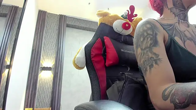 selene red  online show from April 3, 2026, 1:34 am