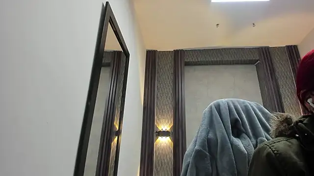 selene red  online show from March 15, 2026, 1:23 am