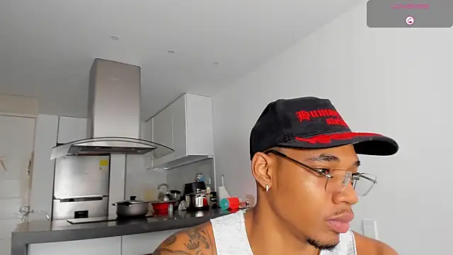 TROYWESLY- online show from October 3, 2025, 2:07 pm