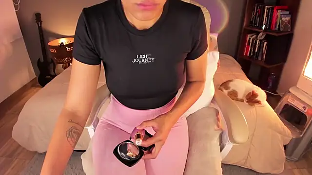 Roussmariehenao online show from September 25, 2025, 9:59 am