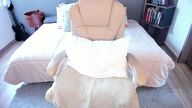 Roussmariehenao online show from September 28, 2025, 6:59 pm