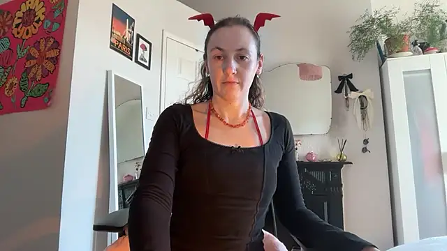 Littlelolo60 online show from November 21, 2025, 12:37 pm