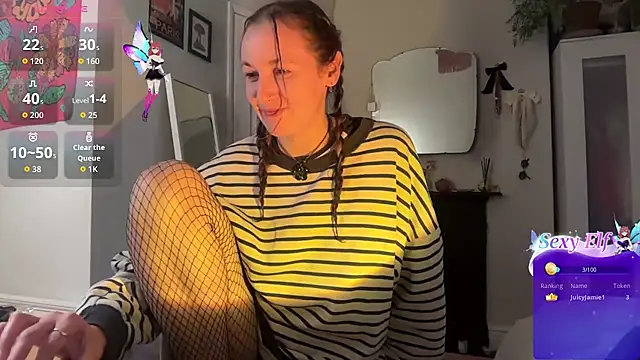 Littlelolo60 online show from February 16, 2026, 5:33 pm