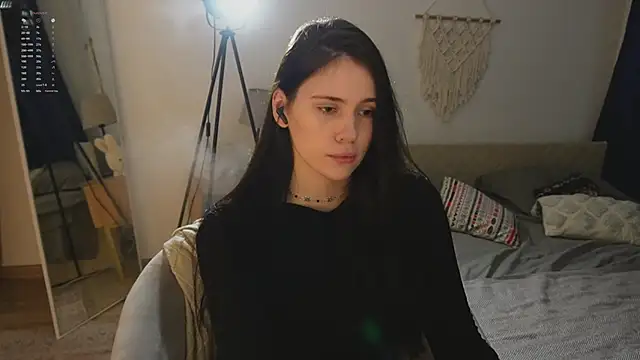 jennetdoll online show from November 18, 2025, 6:11 pm