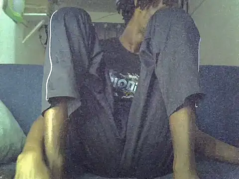 Delicious-D online show from November 18, 2025, 5:33 am