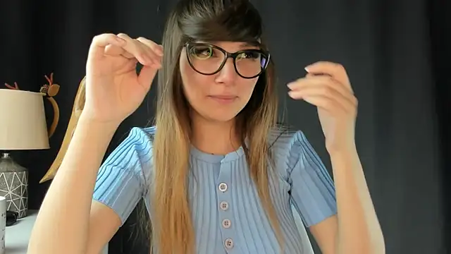 Kelly  bon online show from March 13, 2025, 4:34 pm