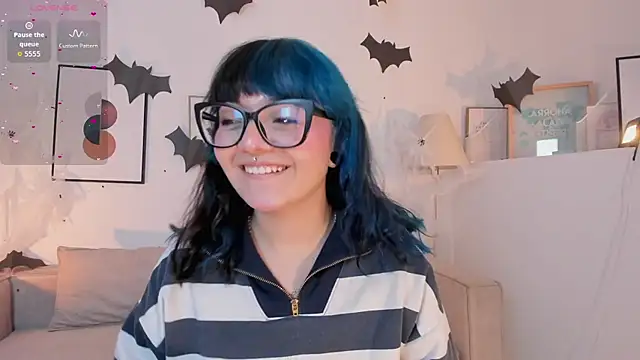 Snapshot of Sweet_Namii chatting on November 5, 2025, 7:50 pm Sweet Namii online show from November 5, 2025, 7:50 pm