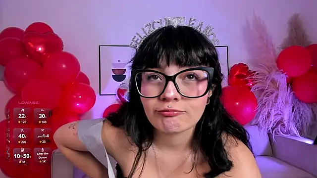 Snapshot of Sweet_Namii chatting on February 18, 2026, 3:30 pm Sweet Namii online show from February 18, 2026, 3:30 pm