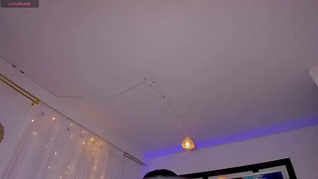 Scarlett 811 online show from November 24, 2025, 8:09 pm