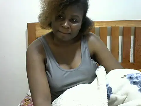 Snapshot of creamy_sweetlove chatting on October 28, 2025, 7:13 pm creamy sweetlove online show from October 28, 2025, 7:13 pm