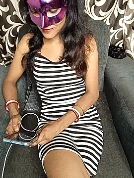 REVA DARLING online show from February 12, 2026, 7:41 am